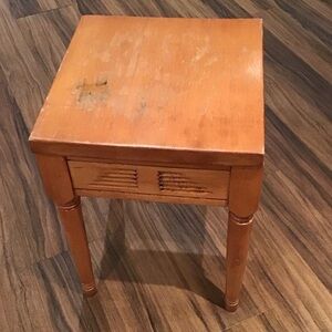 Vintage Small Wooden Side Table in Warm Honey Tonesolid wood accent table